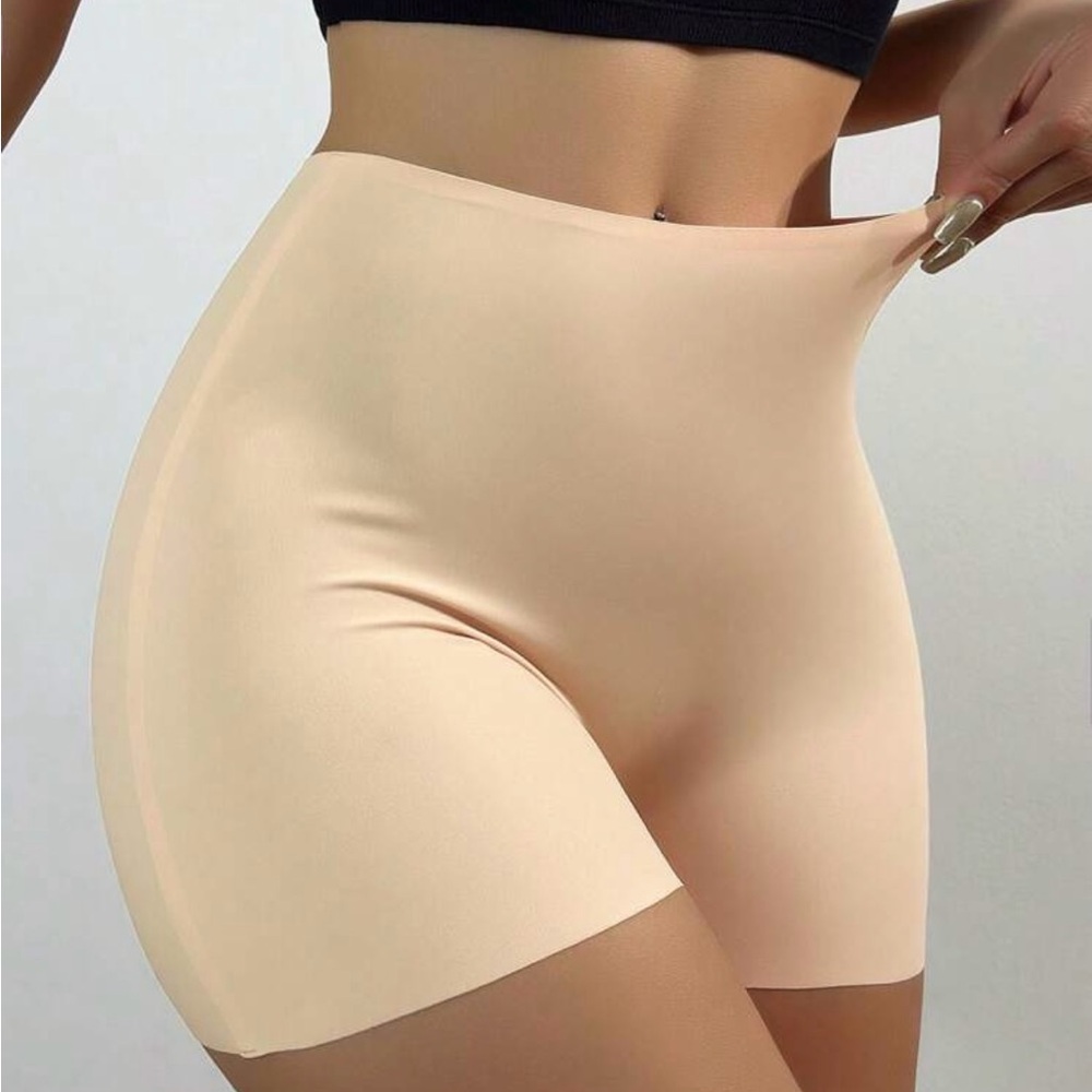 Seamless Nude Women's Shorts